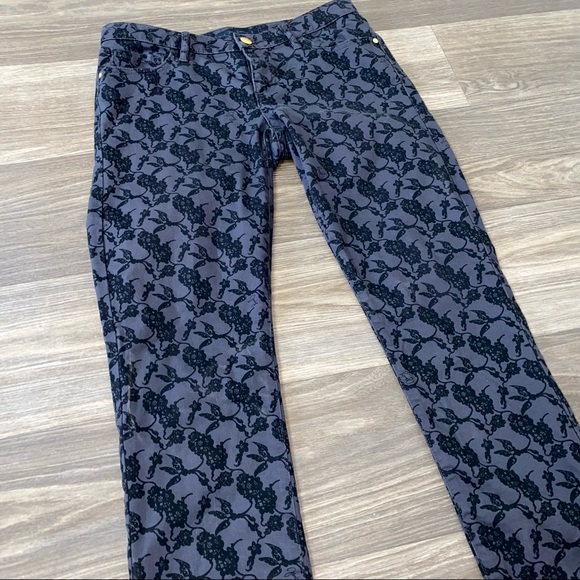 Juicy Couture Mid-Rise Bootleg Skinny Grey & Black Floral Jeans | Size 29 - Picture 4 of 14